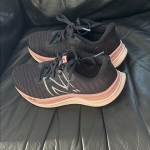 New Balance Women's Black and Pink Athletic Shoes